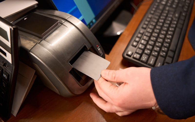 Negocios en Nicaragua: cómo optimizar procesos con impresoras de tarjetas PVC